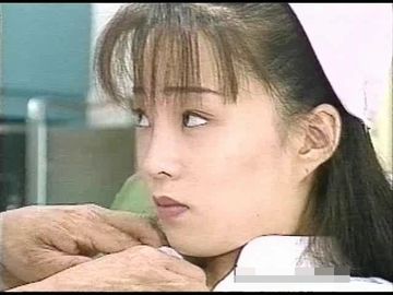 【無修正】若菜みどりの名でも活躍していた美少女系巨乳女優「桜沢かおる」ちゃん。愛くるしい顔と巨乳のアンバランスさに、今もなお一部の熱狂的なファンもいる。